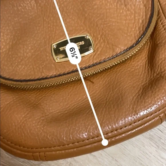 Michael kors small leather brown crossbody purse - Picture 3 of 3